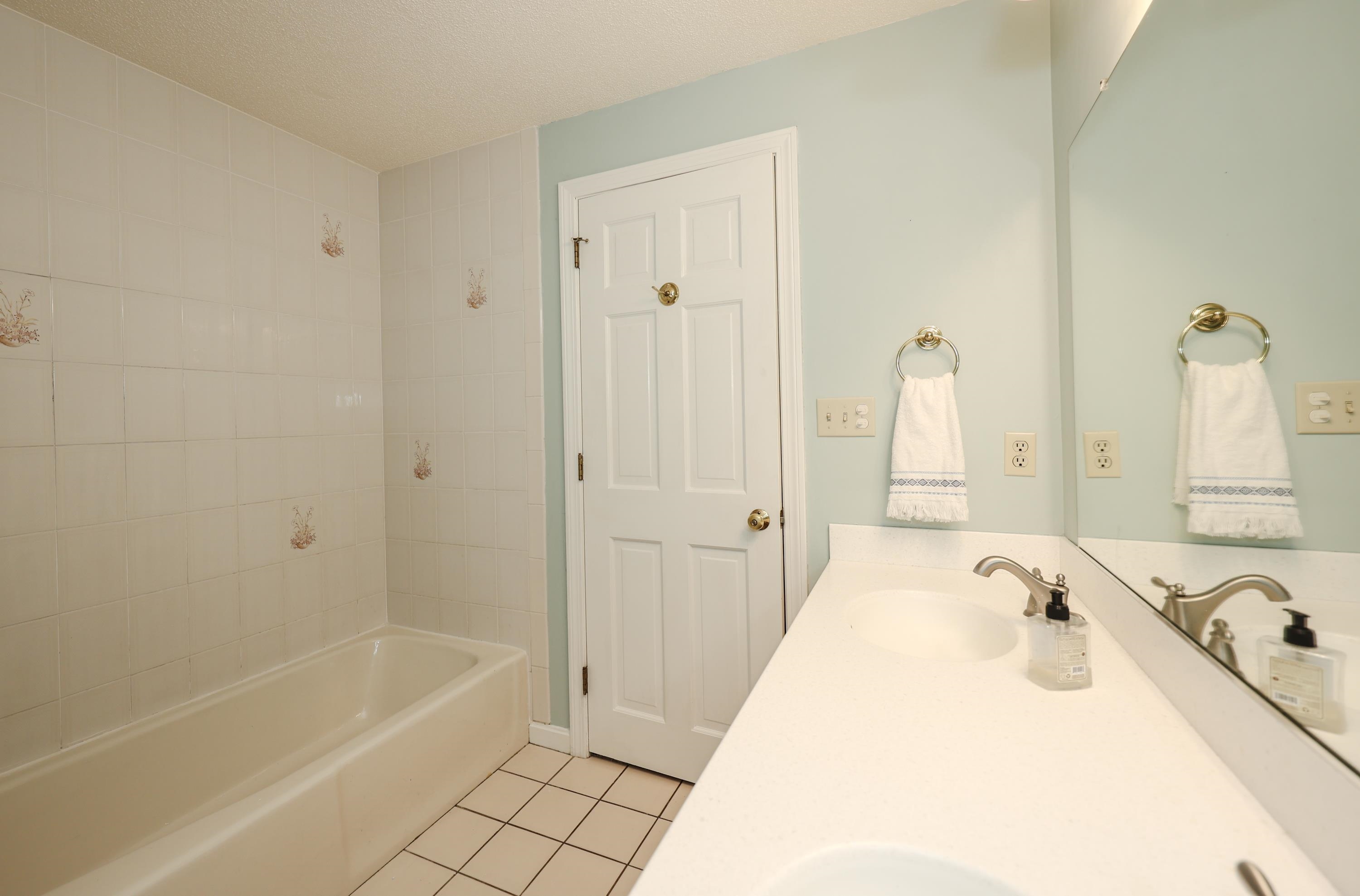 51 Blossom Road Windham, NH 03087 - Photo 21 of 40