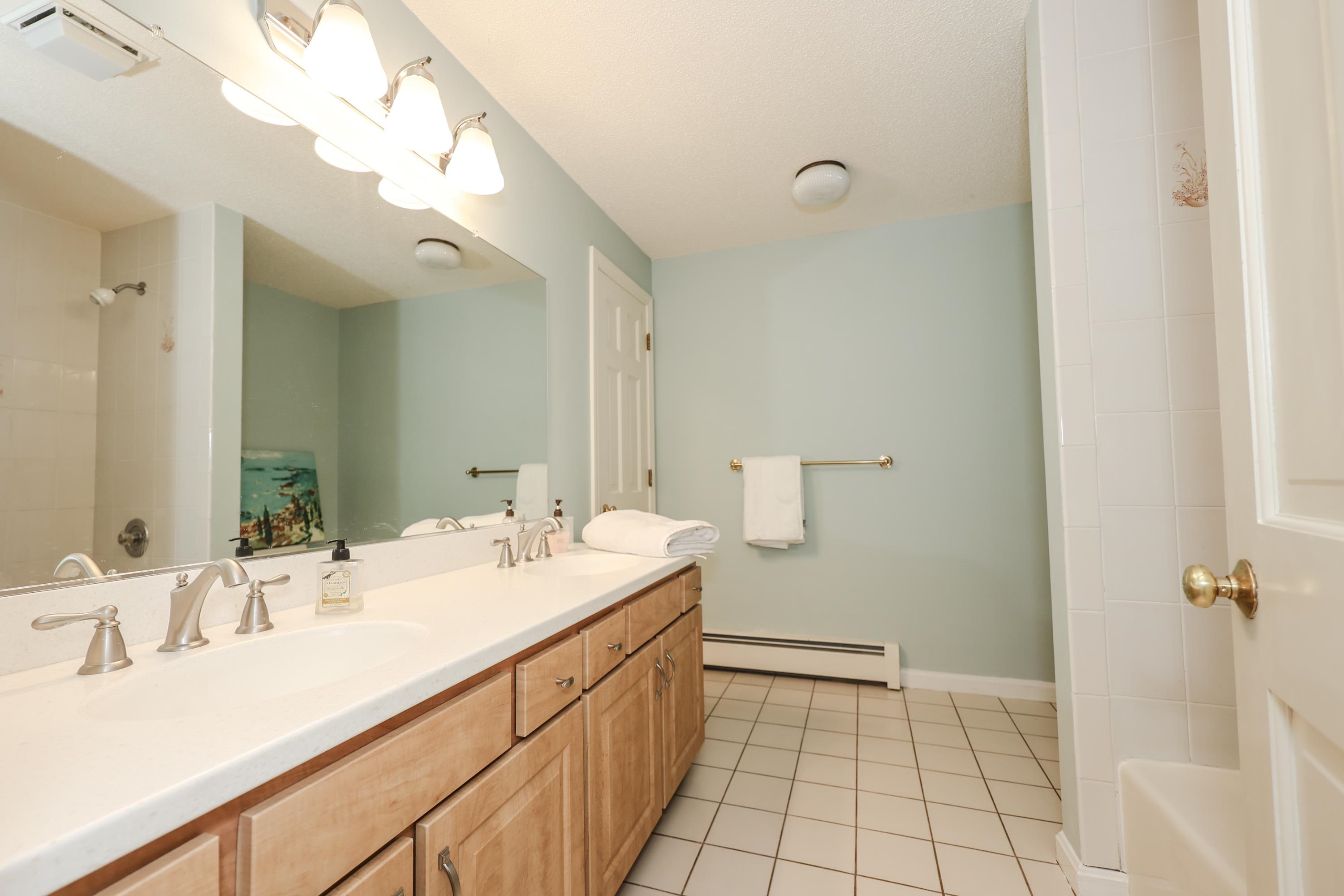 51 Blossom Road Windham, NH 03087 - Photo 22 of 40