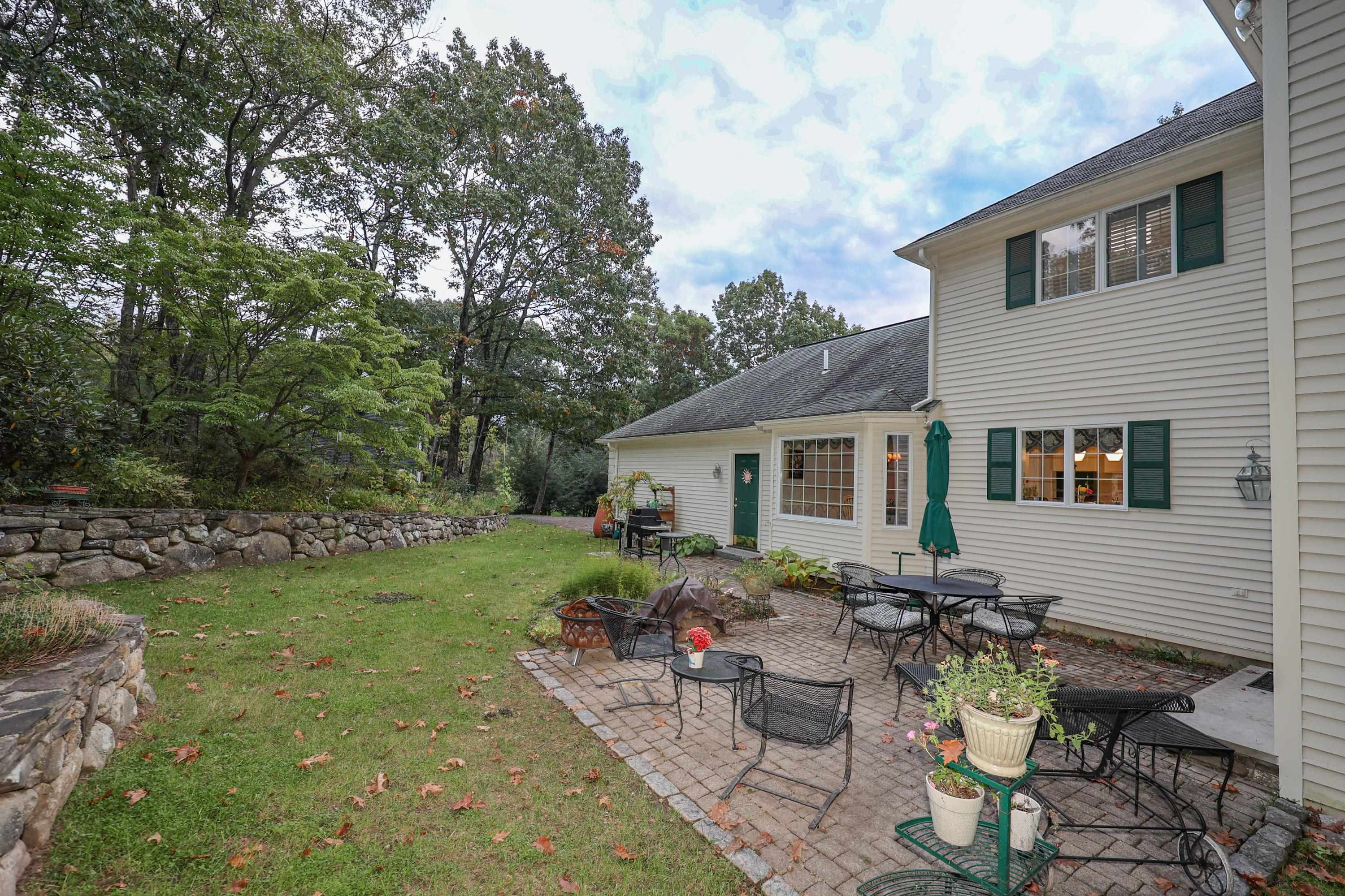 51 Blossom Road Windham, NH 03087 - Photo 33 of 40