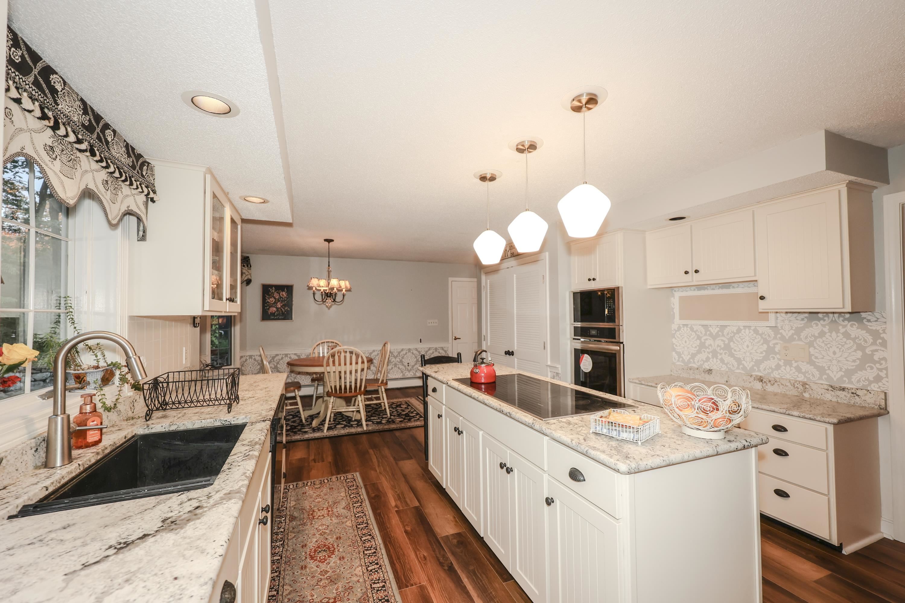 51 Blossom Road Windham, NH 03087 - Photo 35 of 40