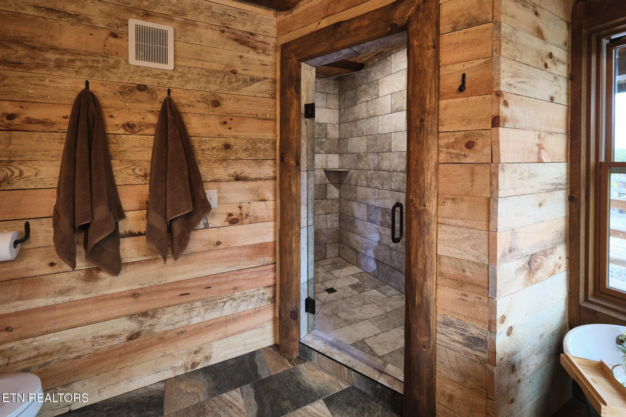 1410 Swannsylvania Road Dandridge, TN 37725 - Photo 26 of 60 1410 Swannsylvania Rd Dandridge, TN 34