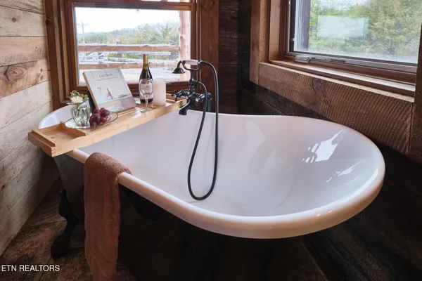 $1,390,000 | 1410 Swannsylvania Road, Dandridge, TN 37725