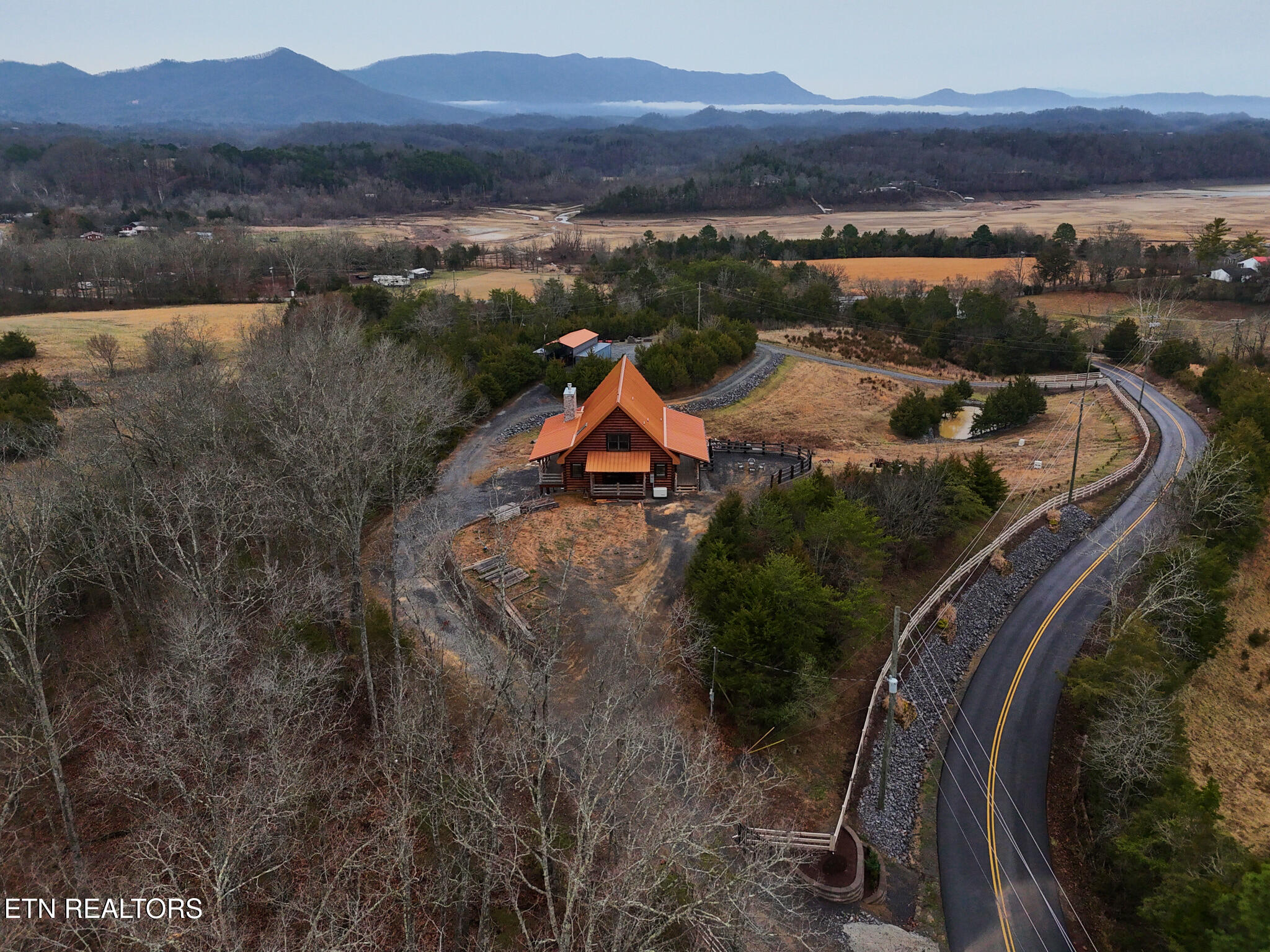1410 Swannsylvania Road Dandridge, TN 37725 - Photo 3 of 60 1410 Swannsylvania Rd Dandridge, TN