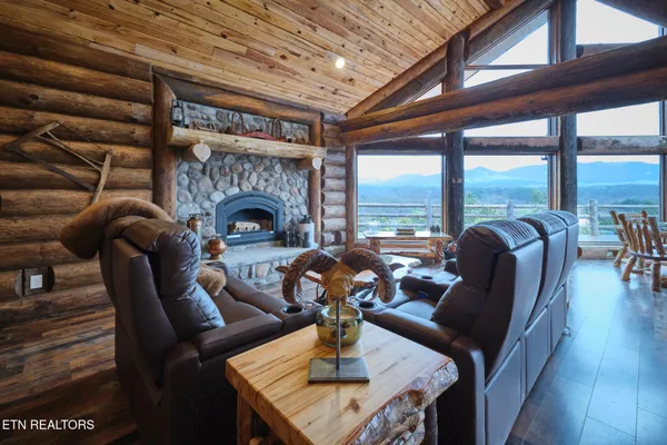 $1,390,000 | 1410 Swannsylvania Road, Dandridge, TN 37725