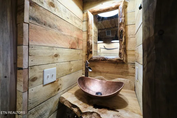 $1,390,000 | 1410 Swannsylvania Road, Dandridge, TN 37725