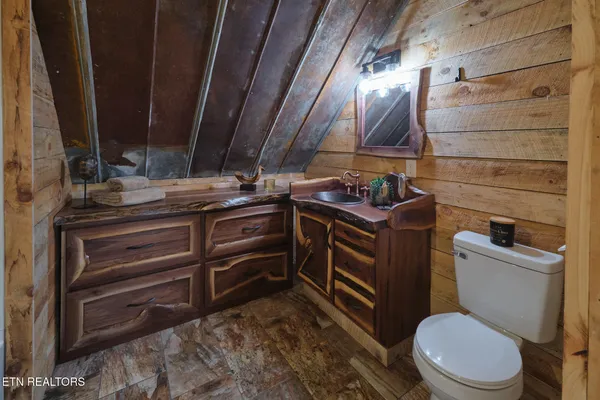 $1,390,000 | 1410 Swannsylvania Road, Dandridge, TN 37725