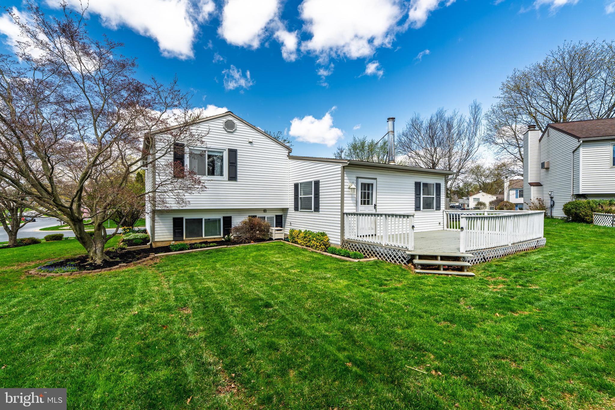 166 Pulte Road Lancaster, PA 17601 - Photo 9 of 41 a front view of house with yard