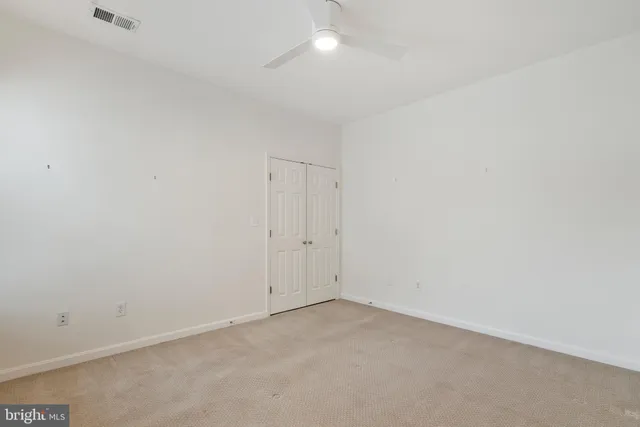 an empty room with a empty space