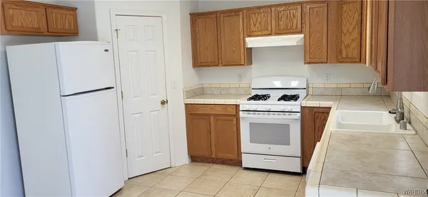 $1,500 | 652 Holly Street, Bullhead City, AZ 86442