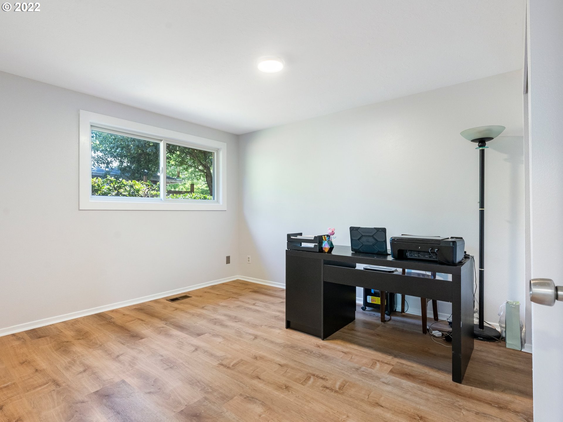 12905 Southwest Hanson Road Beaverton, OR 97008 - Photo 17 of 25 Gallery Image 17