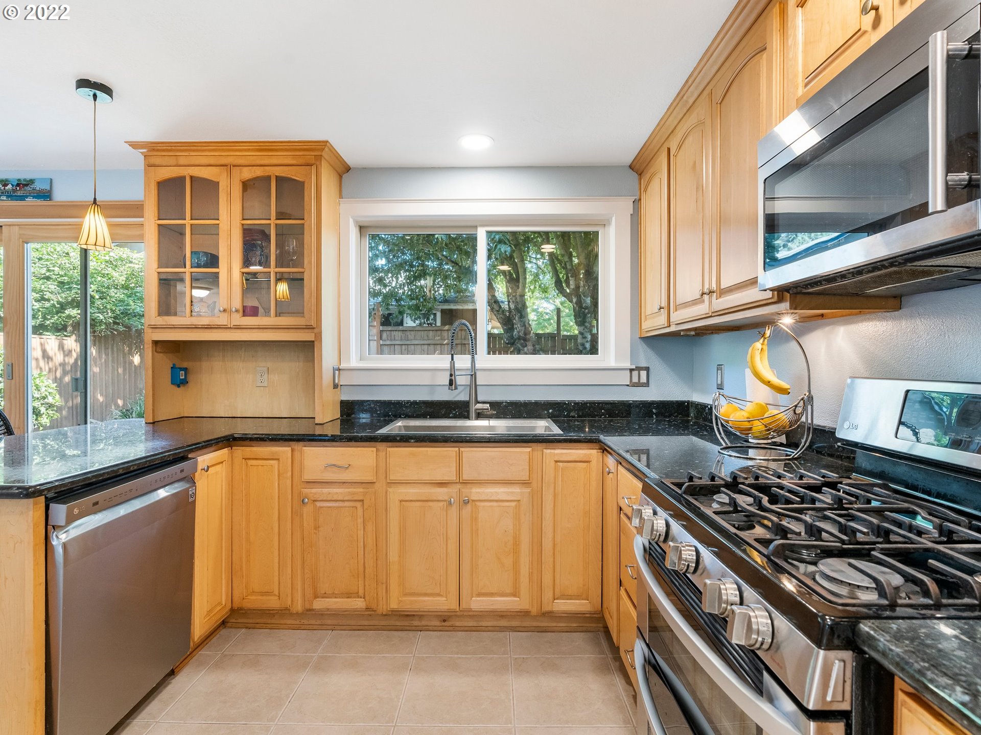 12905 Southwest Hanson Road Beaverton, OR 97008 - Photo 9 of 25 Gallery Image 9