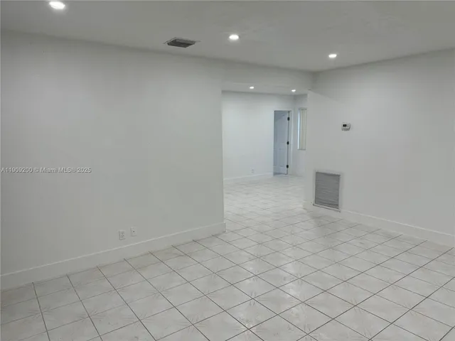 $575,000 | 2400 North 57th Way, Hollywood, FL 33021