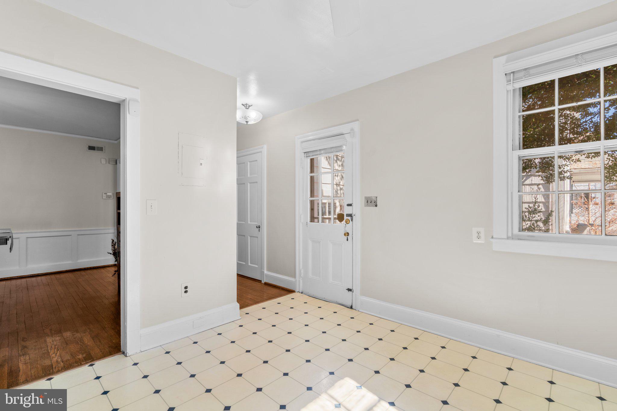 2 St Dunstans Garth Baltimore, MD 21212 - Photo 16 of 45 a bedroom with a bed and a window