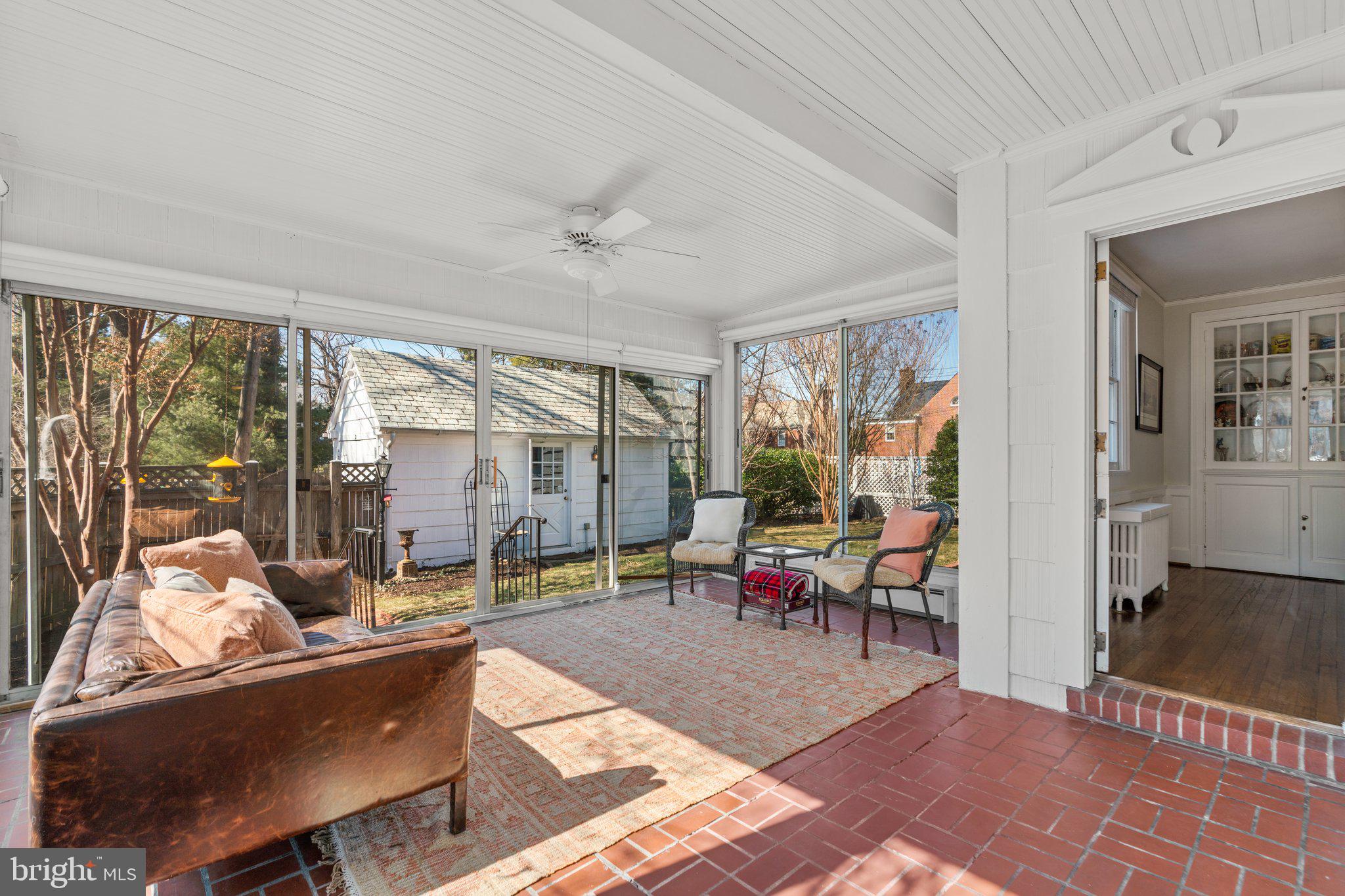 2 St Dunstans Garth Baltimore, MD 21212 - Photo 17 of 45 a living room filled with furniture