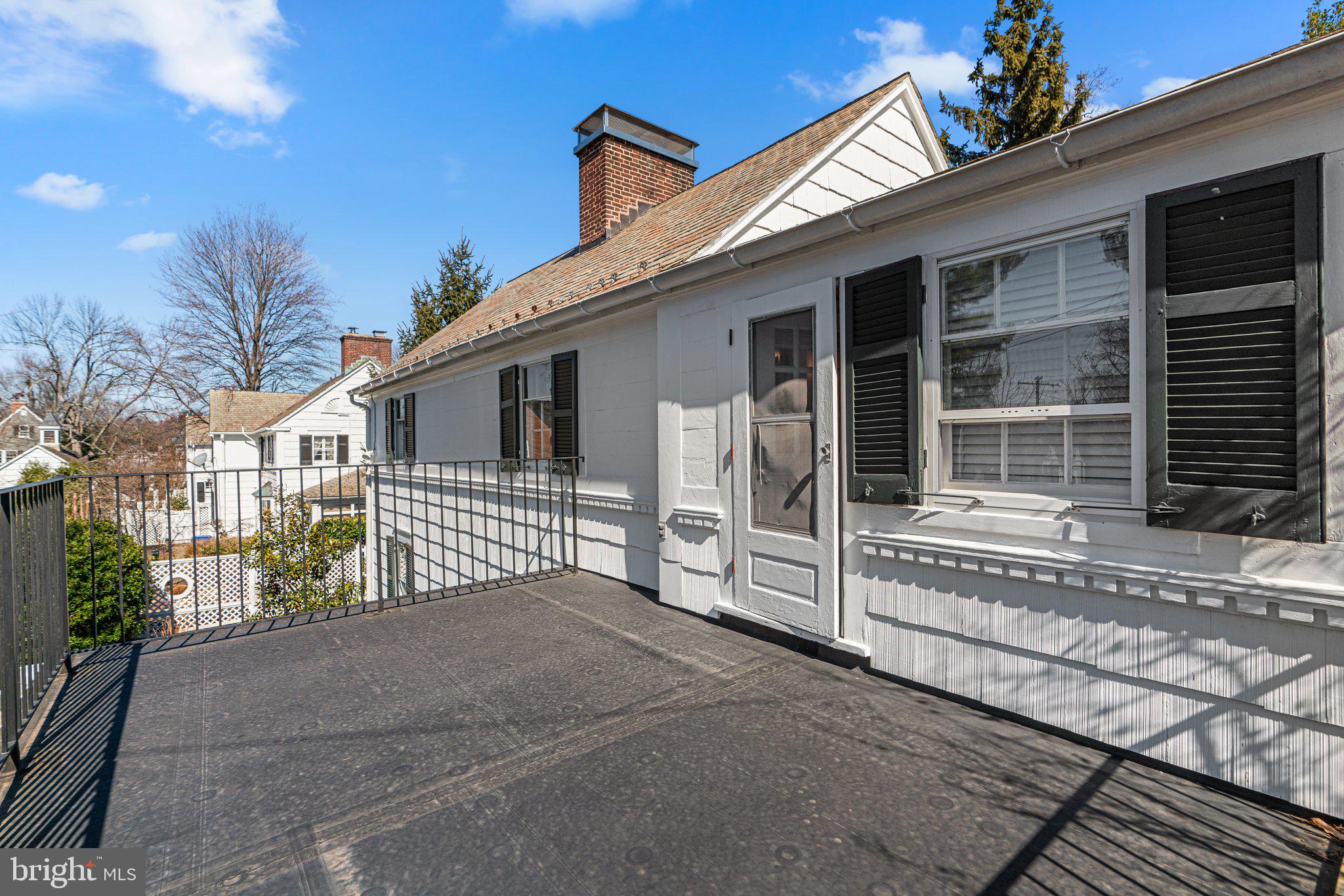 2 St Dunstans Garth Baltimore, MD 21212 - Photo 34 of 45 a view of a house with a garage
