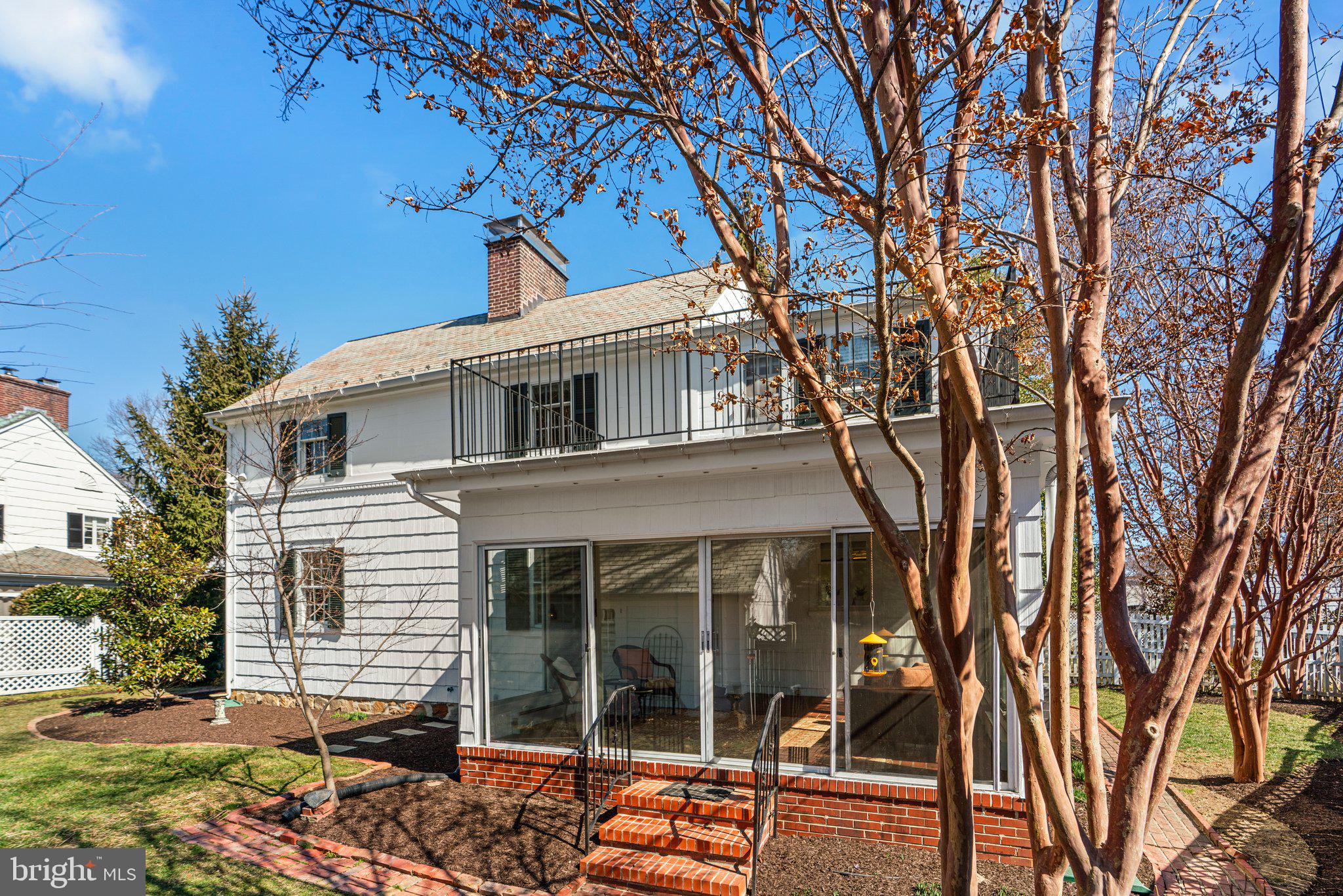 2 St Dunstans Garth Baltimore, MD 21212 - Photo 36 of 45 a front view of a house with a yard