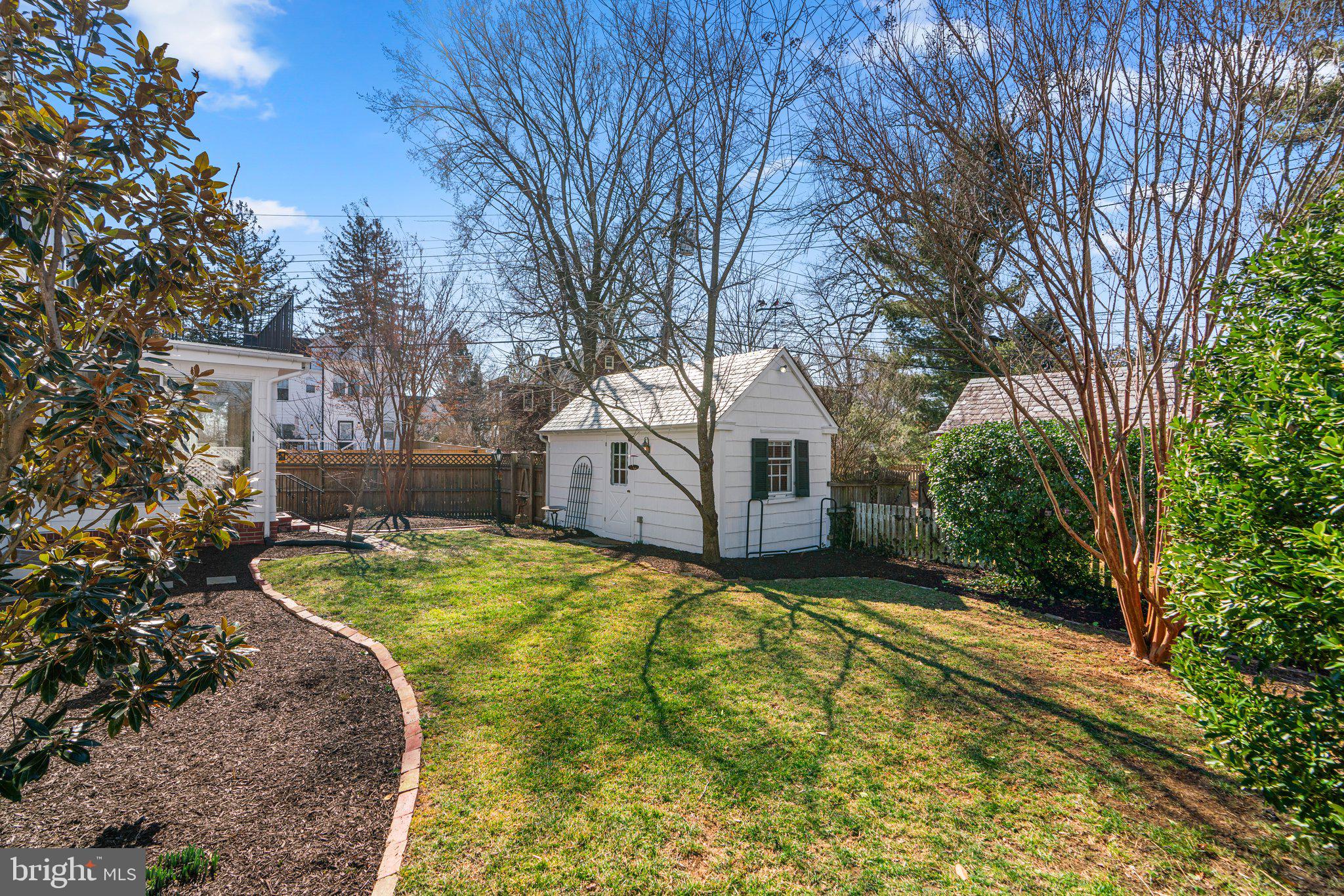 2 St Dunstans Garth Baltimore, MD 21212 - Photo 40 of 45 a view of a house with basket ball court