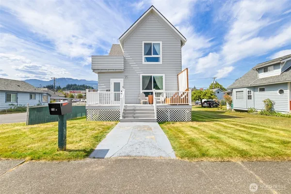 $568,500 | 916 Georgiana Street, Port Angeles, WA 98362