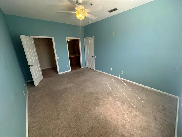 a view of empty room with window