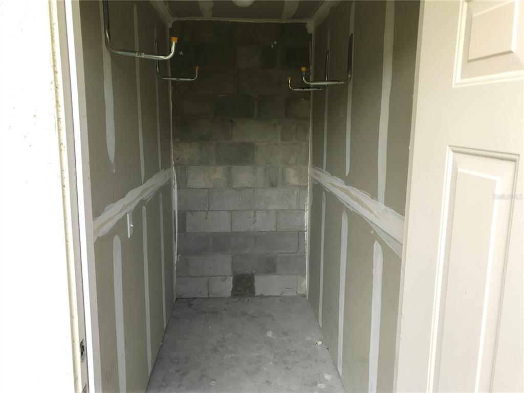 588 Brantley Terrace Way, Unit 303 Altamonte Springs, FL 32714 - Photo 22 of 24 a close view of a bathroom