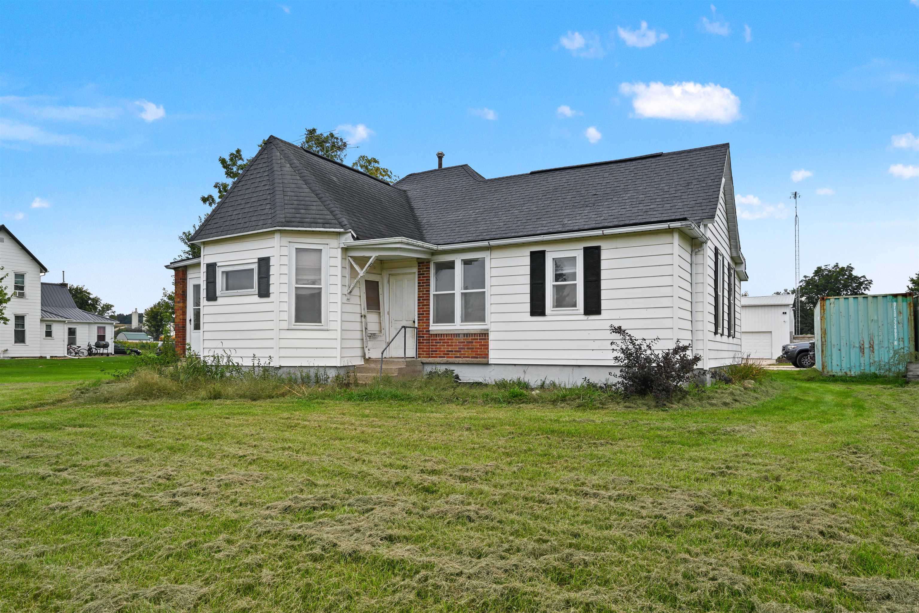 506 Buchanan Street Southwest Cascade, IA 52033 - Photo 4 of 19 Gallery Image 4