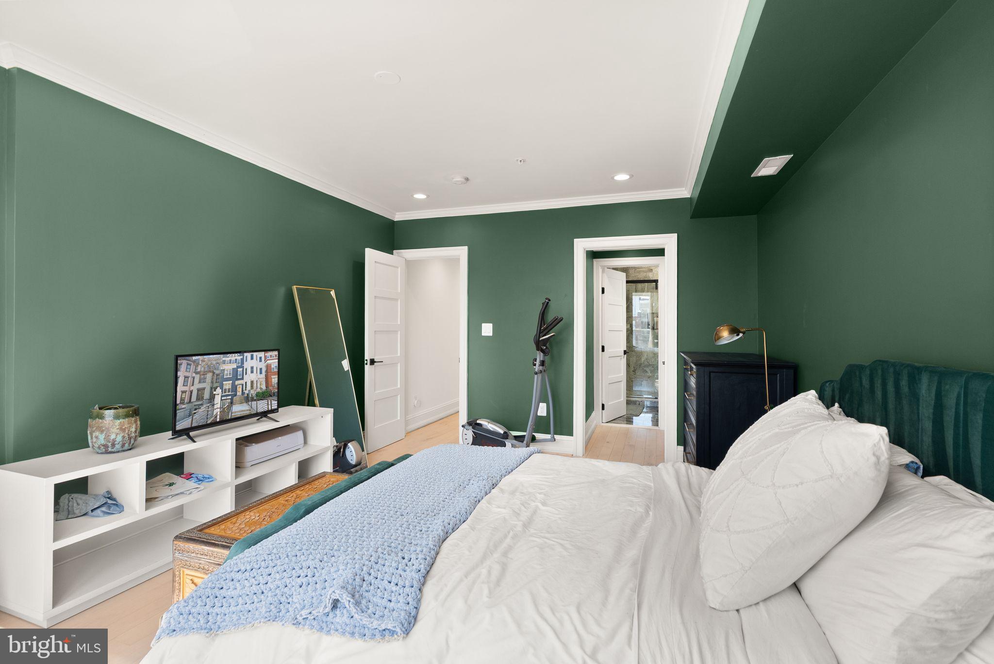 1132 Columbia Road Northwest, Unit 3 Washington, DC 20009 - Photo 19 of 52