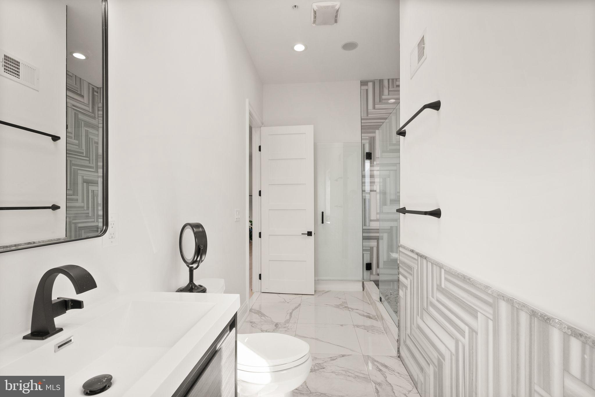 1132 Columbia Road Northwest, Unit 3 Washington, DC 20009 - Photo 37 of 52