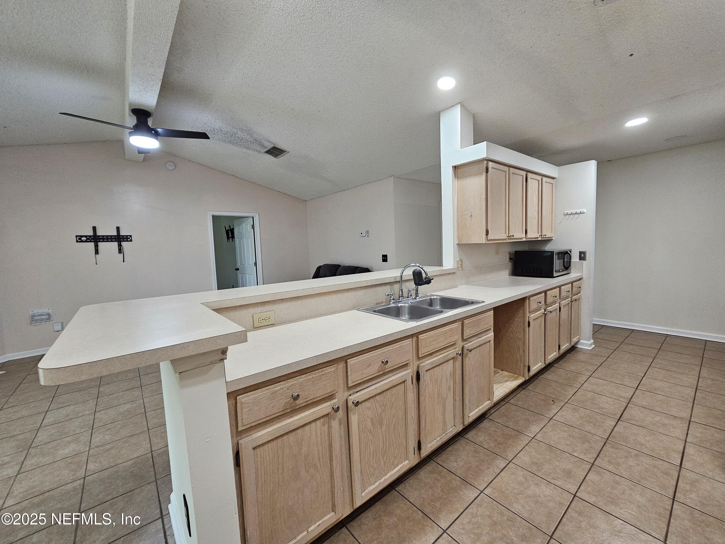 1203 Stern Way Fleming Island, FL 32003 - Photo 4 of 12 20250609_181358