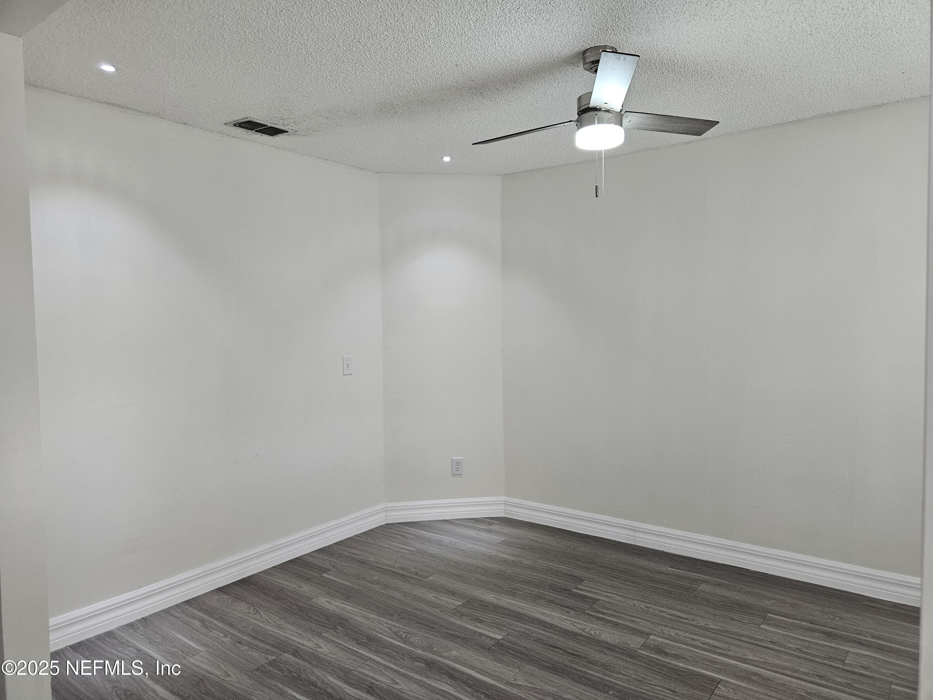 1203 Stern Way Fleming Island, FL 32003 - Photo 8 of 12 20250609_181640