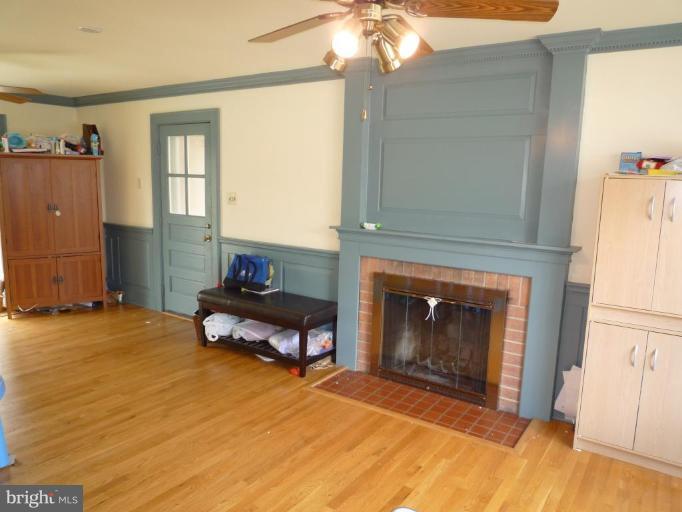 8823 Side Saddle Road Springfield, VA 22152 - Photo 8 of 9 Family Room