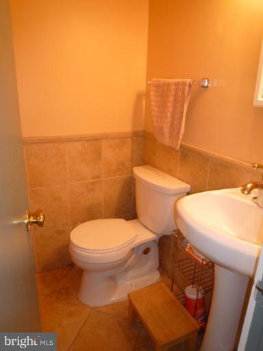 8823 Side Saddle Road Springfield, VA 22152 - Photo 9 of 9 Half Bath 1