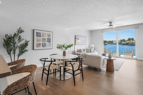 $1,150,000 | 900 Jeffery Street, Boca Raton, FL 33487