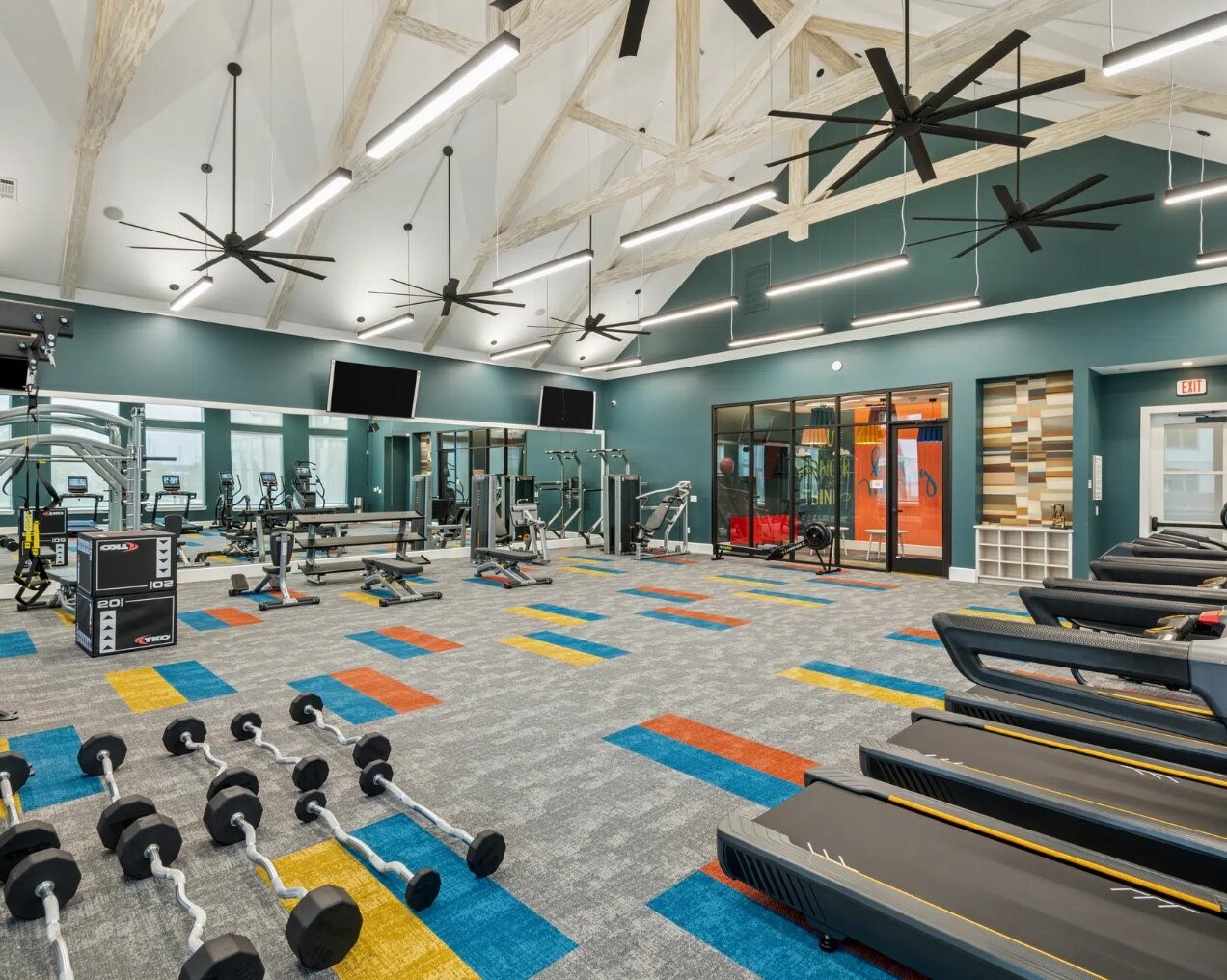 17013 Becker Road, Unit 7309 Hockley, TX 77447 - Photo 11 of 18 a very nice looking room with lots of gym equipment
