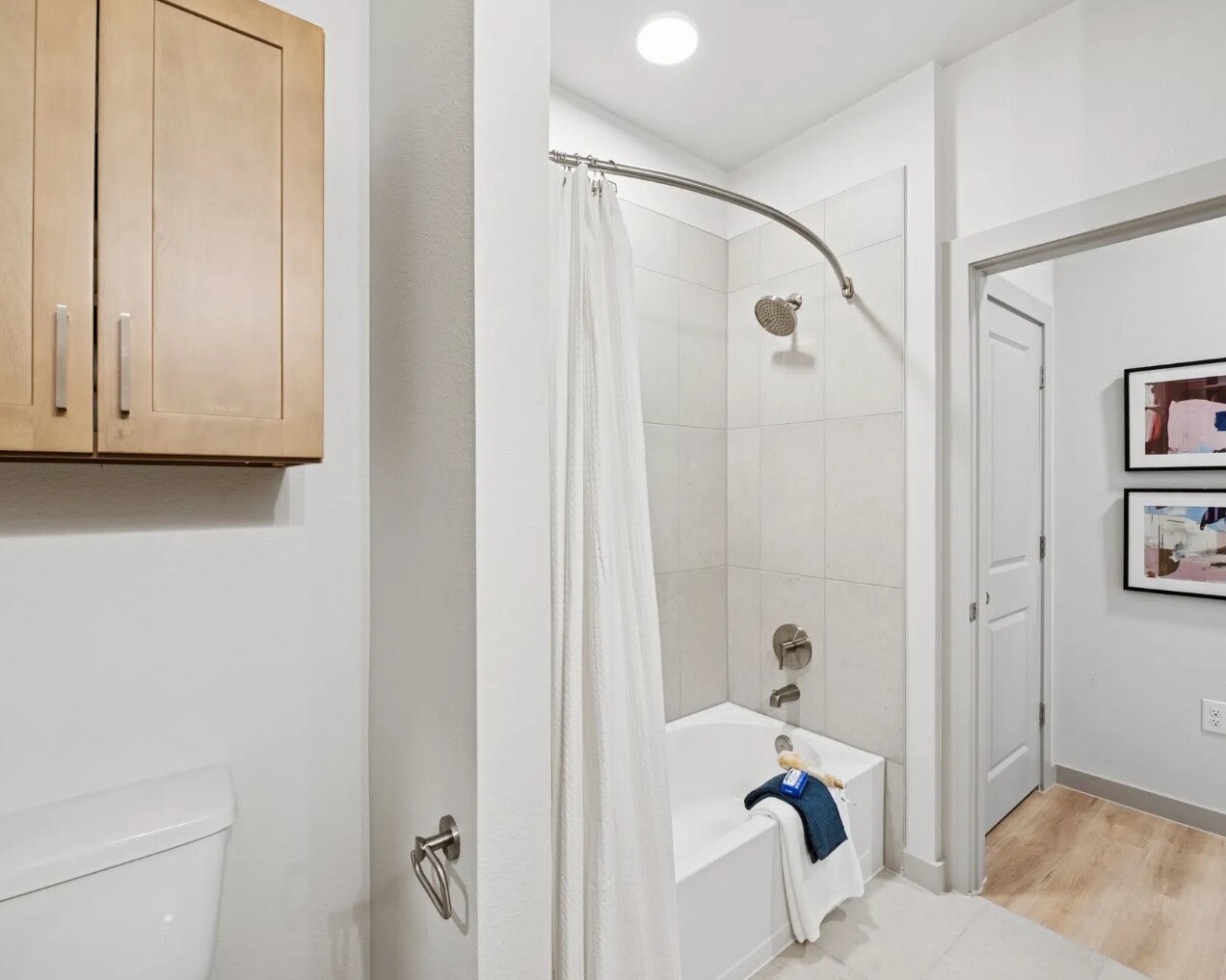 17013 Becker Road, Unit 7309 Hockley, TX 77447 - Photo 7 of 18 a bathroom with a shower