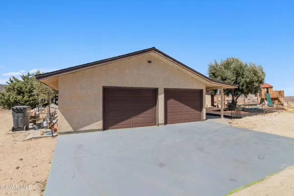 $499,000 | 8734 Vientos Drive, Leona Valley, CA 93551