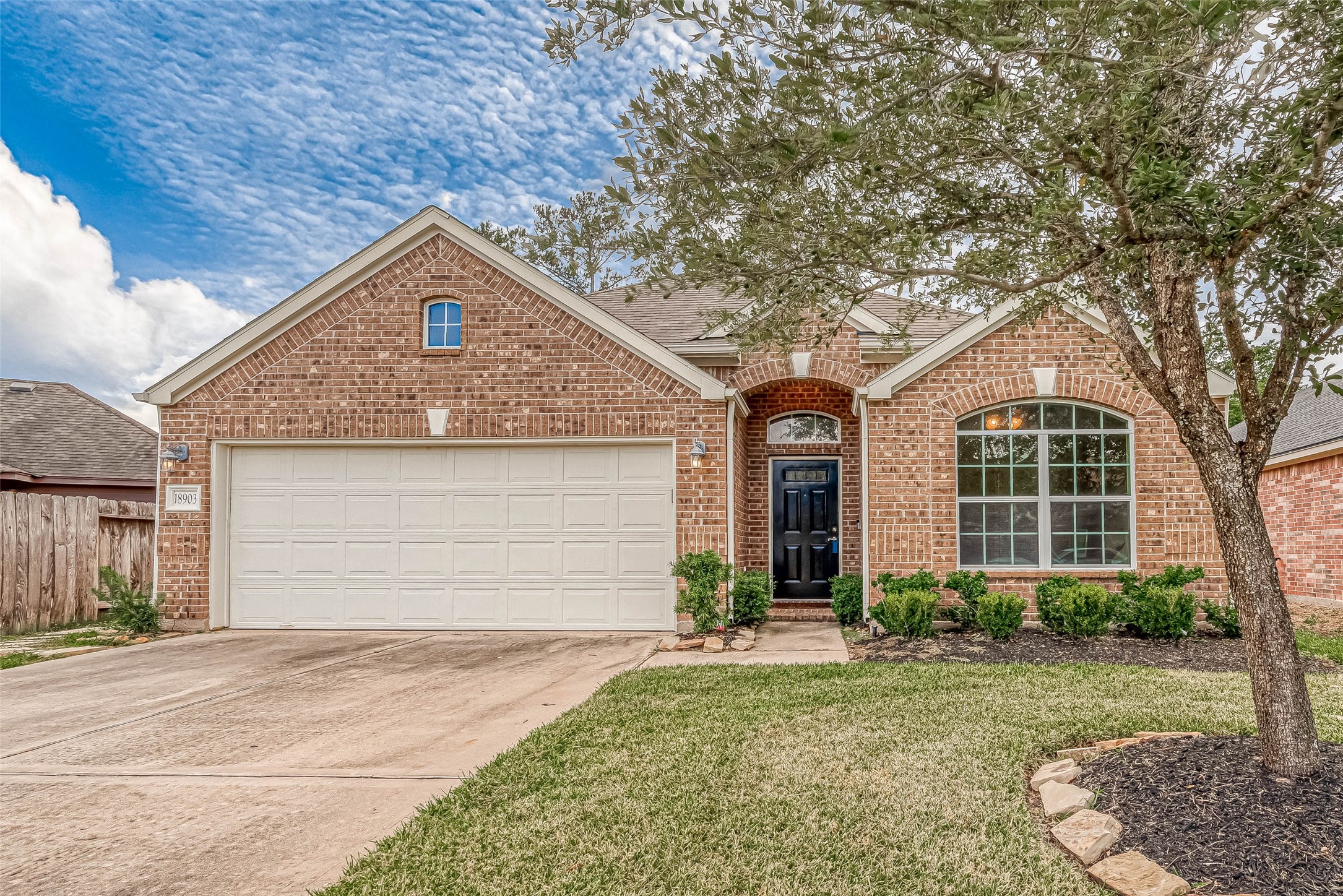 18903 Pinewood Point Lane Tomball, TX 77377 - Photo 2 of 48