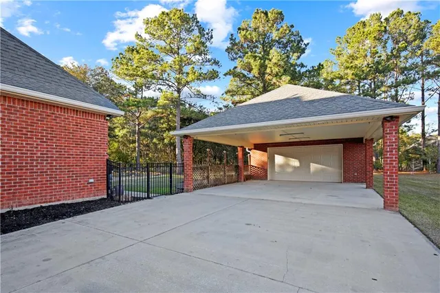 $665,000 | 264 Thornwood Drive, Covington, LA 70435