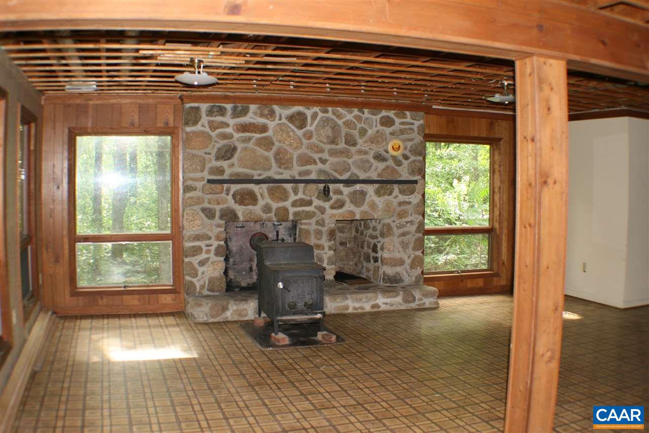 529 Blankenbaker Road Madison, VA 22727 - Photo 9 of 10 a view of livingroom with furniture