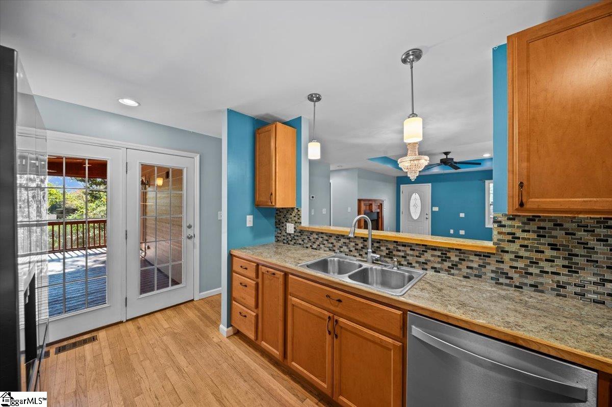 551 Rock Ridge Drive Greer, SC 29651 - Photo 11 of 48