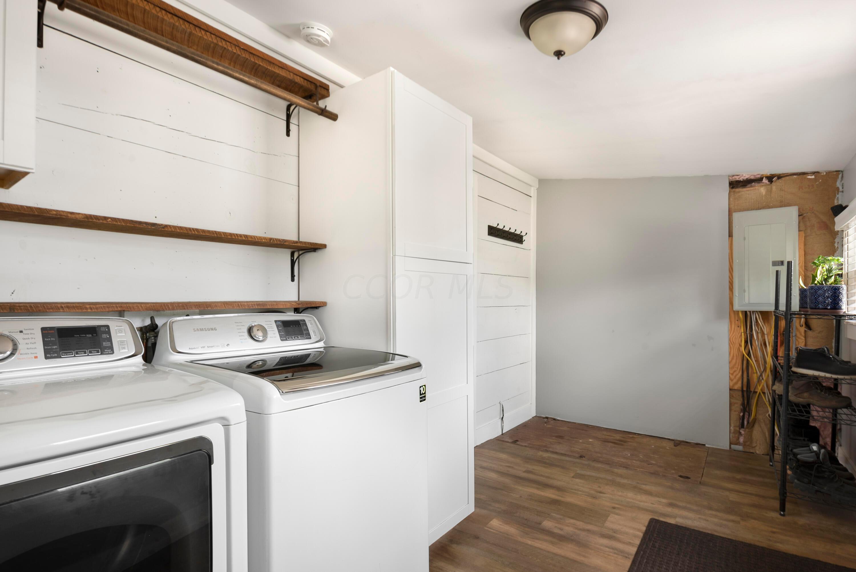 551 Hibbs Road Grove City, OH 43123 - Photo 27 of 76 Laundry Room