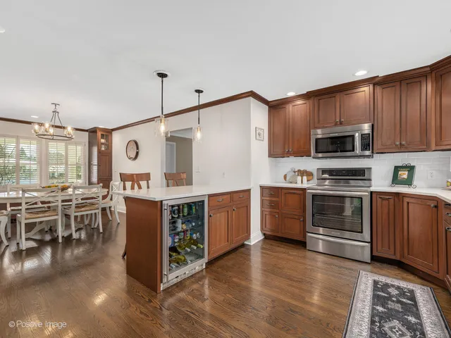 $697,000 | 23W070 Mulberry Lane, Glen Ellyn, IL 60137