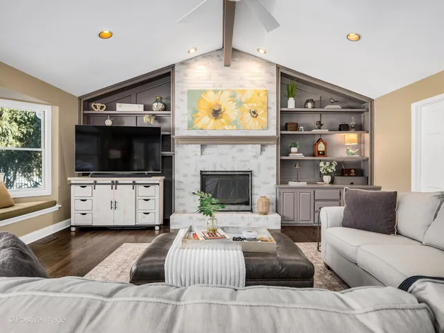 $697,000 | 23W070 Mulberry Lane, Glen Ellyn, IL 60137