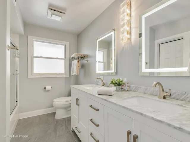 $697,000 | 23W070 Mulberry Lane, Glen Ellyn, IL 60137