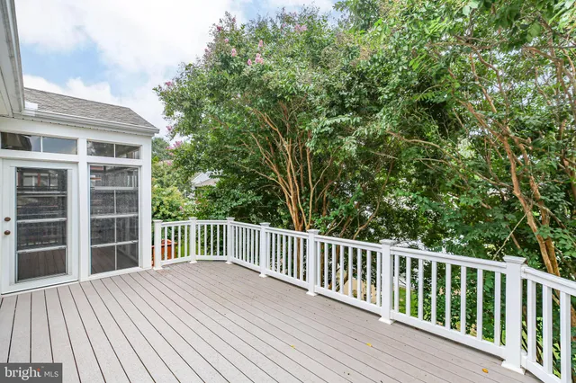 a view of a tennis court
