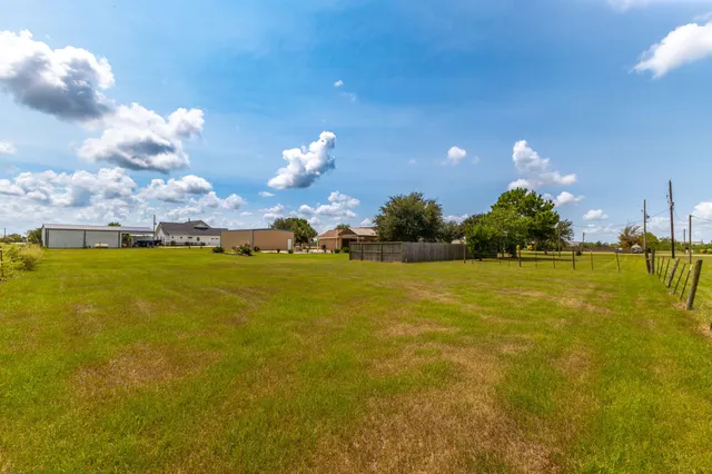 $595,000 | 1812 Settlers Ct Drive, Sealy, TX 77474