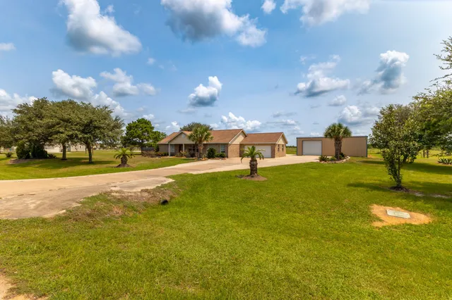 $595,000 | 1812 Settlers Ct Drive, Sealy, TX 77474