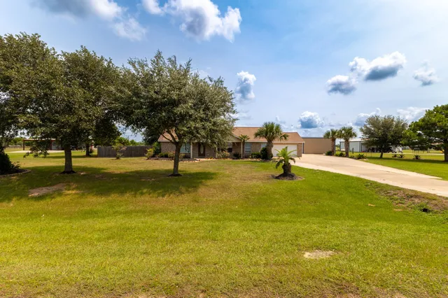 $595,000 | 1812 Settlers Ct Drive, Sealy, TX 77474