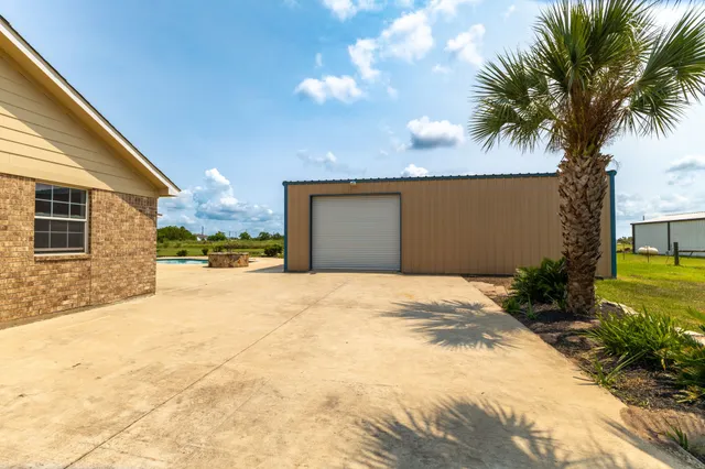 $595,000 | 1812 Settlers Ct Drive, Sealy, TX 77474