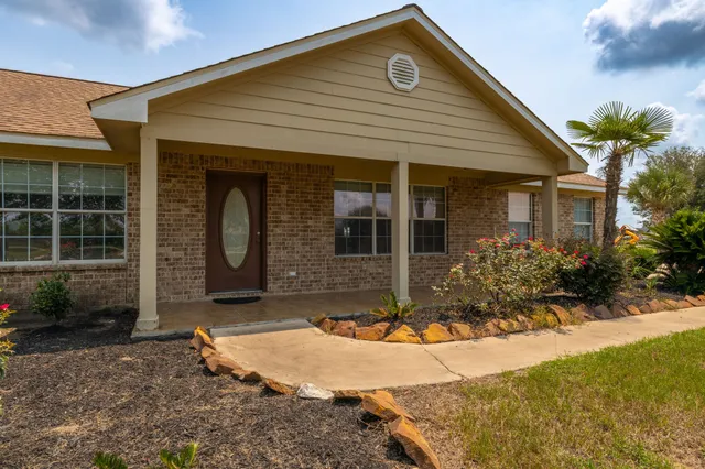 $595,000 | 1812 Settlers Ct Drive, Sealy, TX 77474