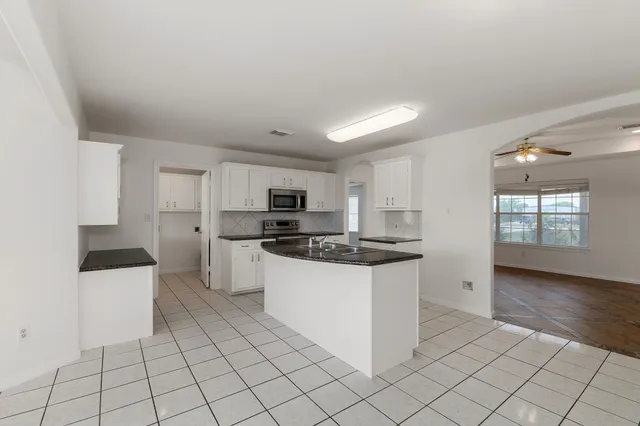 $595,000 | 1812 Settlers Ct Drive, Sealy, TX 77474